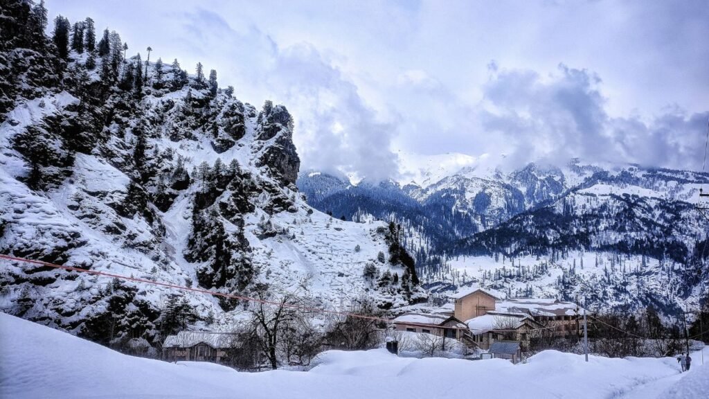 Which Place is Better, Auli or Manali?